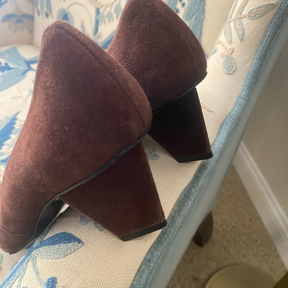 Vintage Robert Clergerie Brown Suede kitten Heels.  Size 9 - Picture 9 of 11